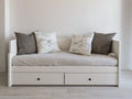 Schlafsofa Holzrahmen weiß 200x95x85 cm - modernes Design mit Schlaffunktion und 2 Schubladen